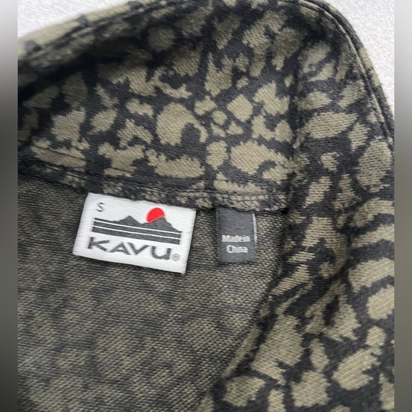 [S]Kavu Olive and Black Jaguar Patterned Pullover 1/4 Zip LS Sweatshirt - Picture 4 of 7
